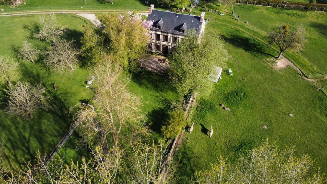 Le Petit Manoir De La Vernelle Bed & Breakfast Fourmetot Bagian luar foto