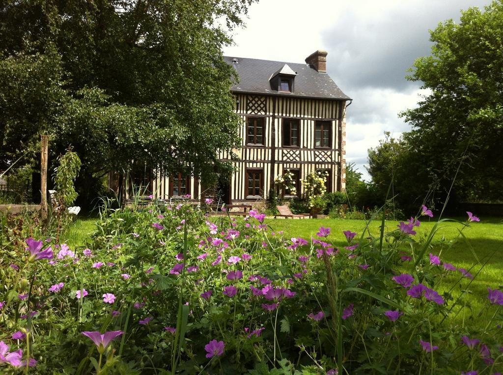 Le Petit Manoir De La Vernelle Bed & Breakfast Fourmetot Bagian luar foto