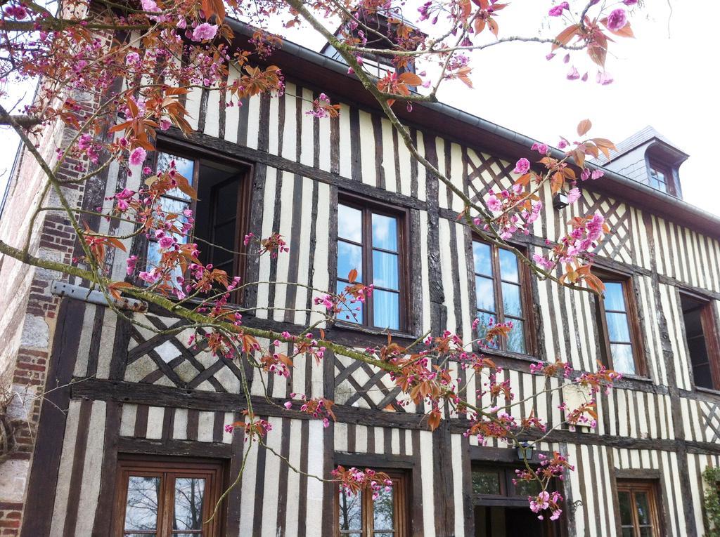 Le Petit Manoir De La Vernelle Bed & Breakfast Fourmetot Bagian luar foto